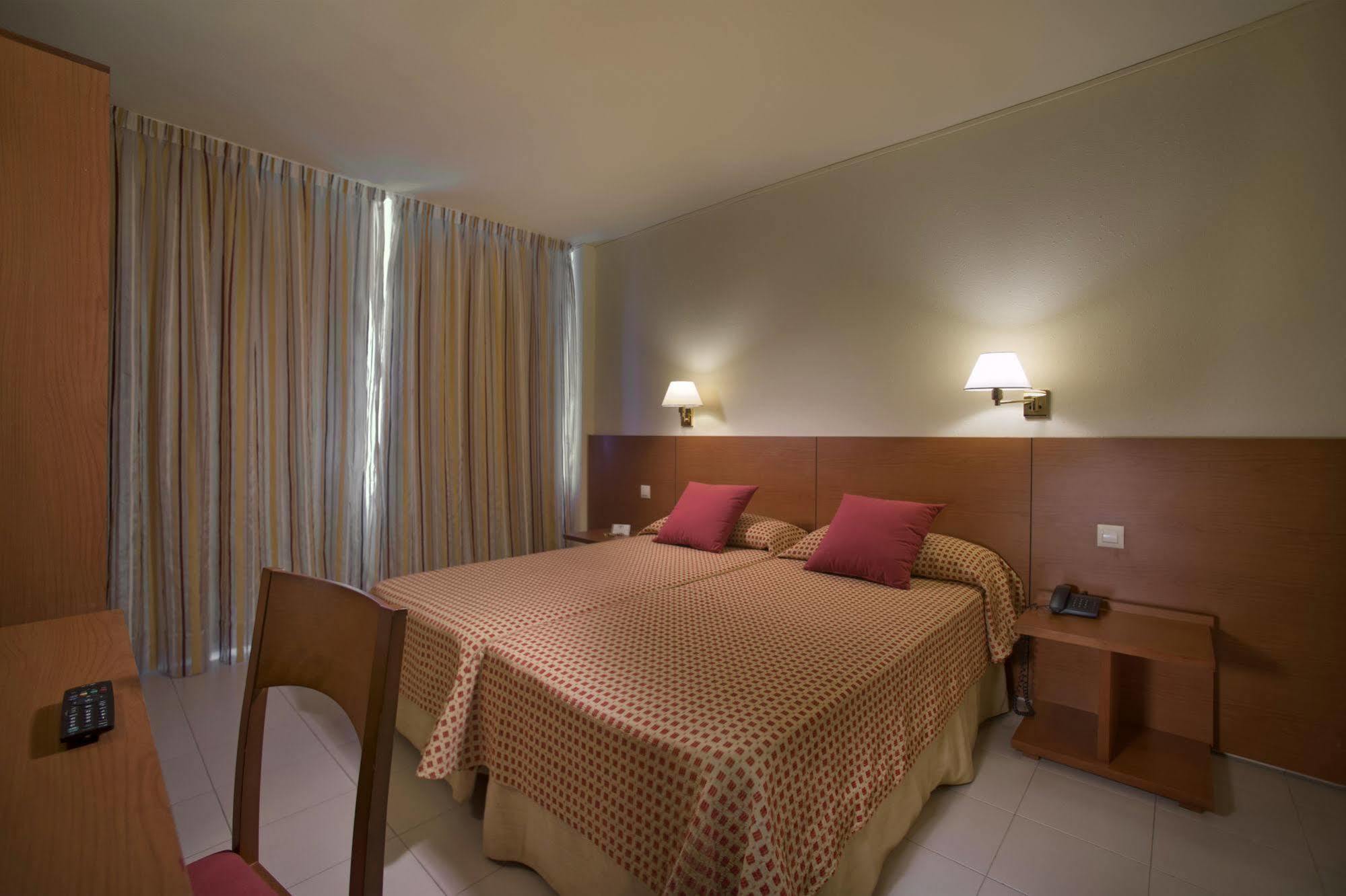 Hotel Spa Mediterraneo Park Rosas Exteriör bild